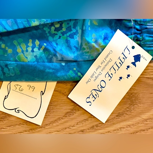 Little Ones Beach Set - White tee w/ stitched Sea Anemone Logo & Shorts -Size 2T - Picture 10 of 10